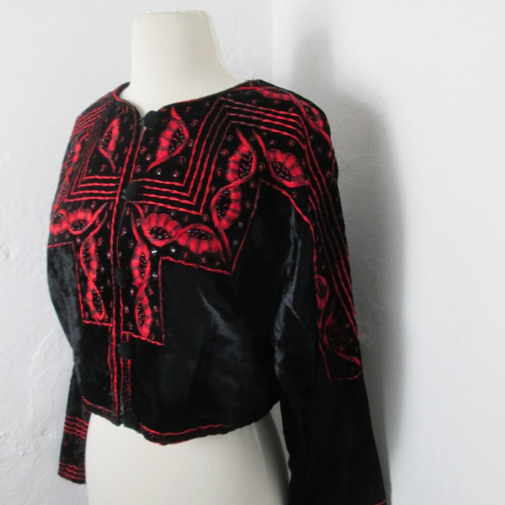 Vintage 80's GANTOS Bold Red Embroidered Black Velvet Shrug Bolero Art Jacket M